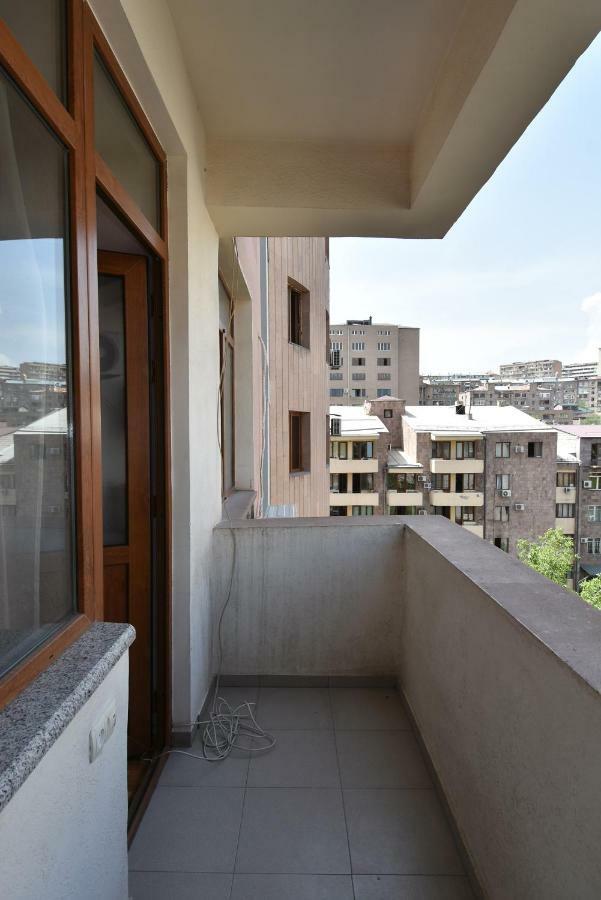 Freedom Apartments On Yekmalyan Str Erevan Esterno foto