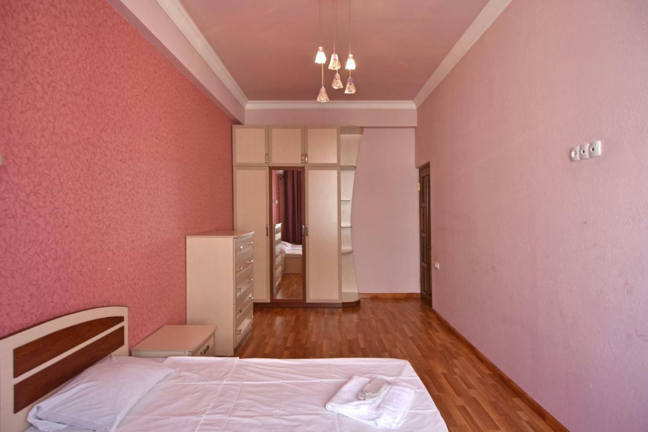 Freedom Apartments On Yekmalyan Str Erevan Esterno foto